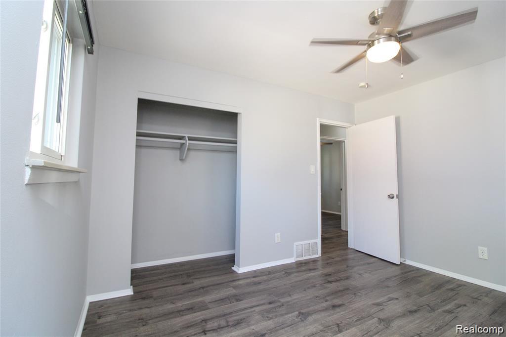 19169 Inkster Road Livonia, MI 48152 - Photo 10 of 29