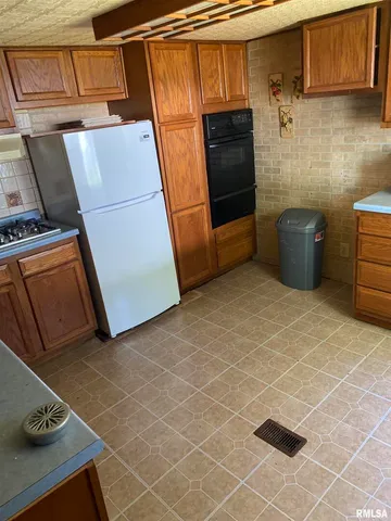 $79,900 | 101 South Poplar Street, De Soto, IL 62924