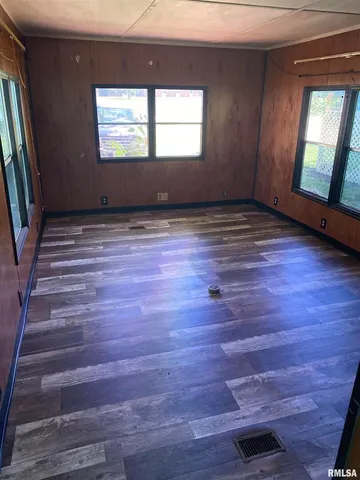 $79,900 | 101 South Poplar Street, De Soto, IL 62924