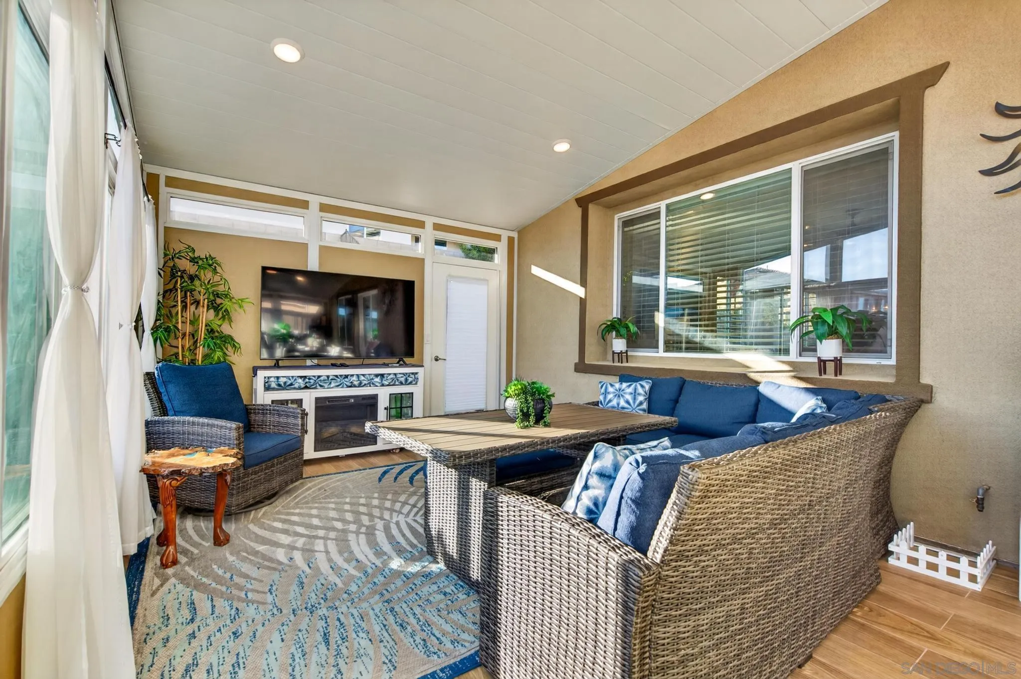 2077 Del Rincon Place Escondido, CA 92026 - Photo 28 of 70