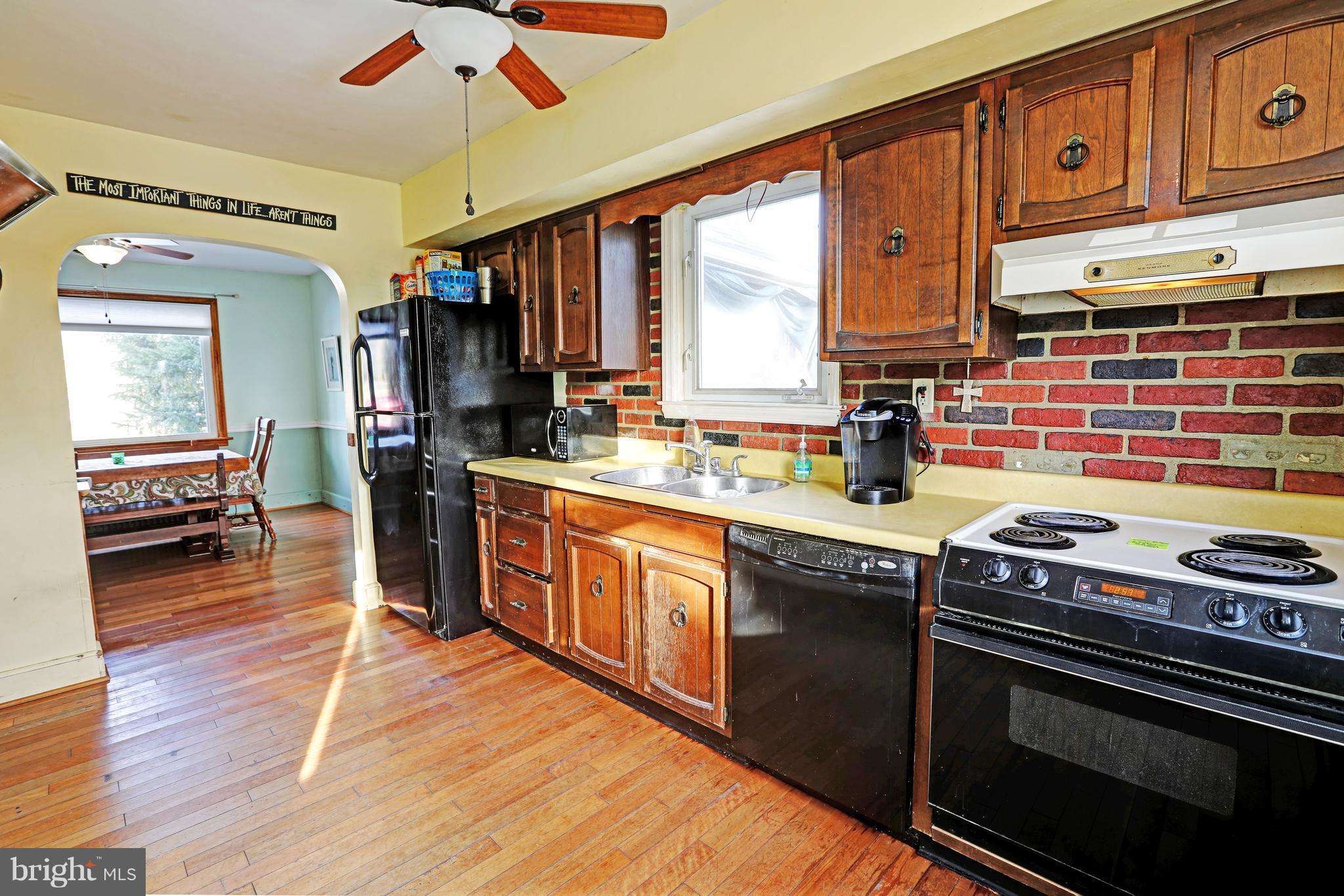 505 Uniontown Road Westminster, MD 21158 - Photo 20 of 26 Kitchen