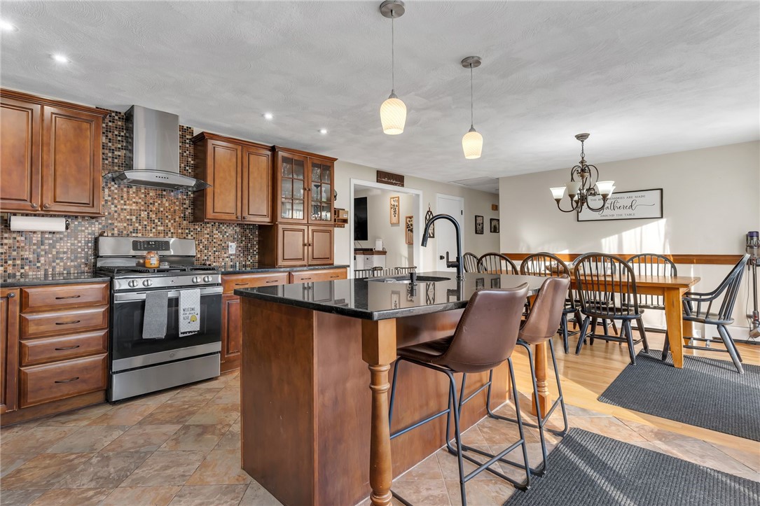 62 Canonchet Trail Cranston, RI 02921 - Photo 12 of 50