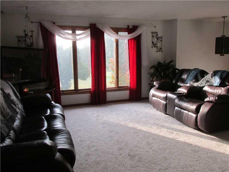199 Holly Place Road Mount Pleasant, PA 15666 - Photo 3 of 16 Living Room.