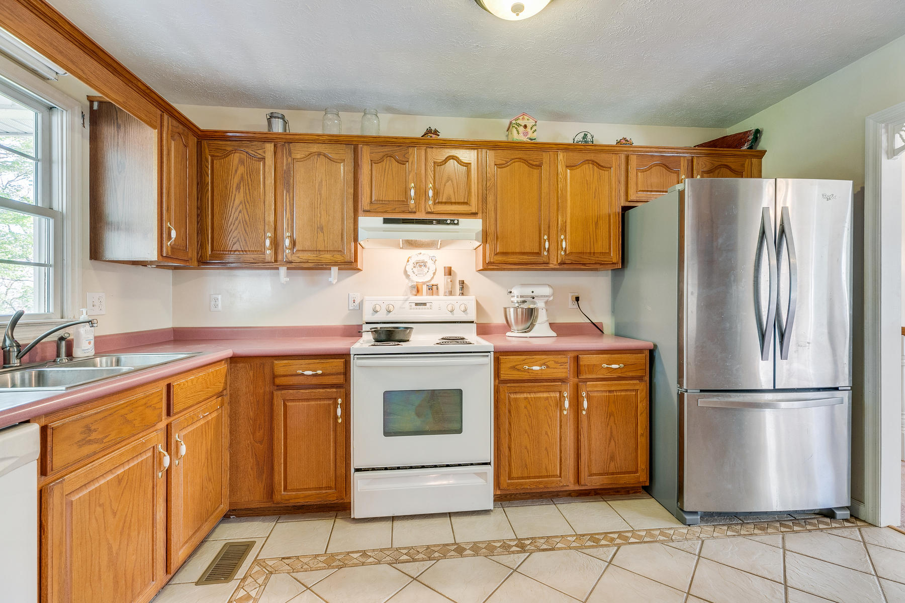 742 Rector Drive Kingsport, TN 37660 - Photo 16 of 49 019