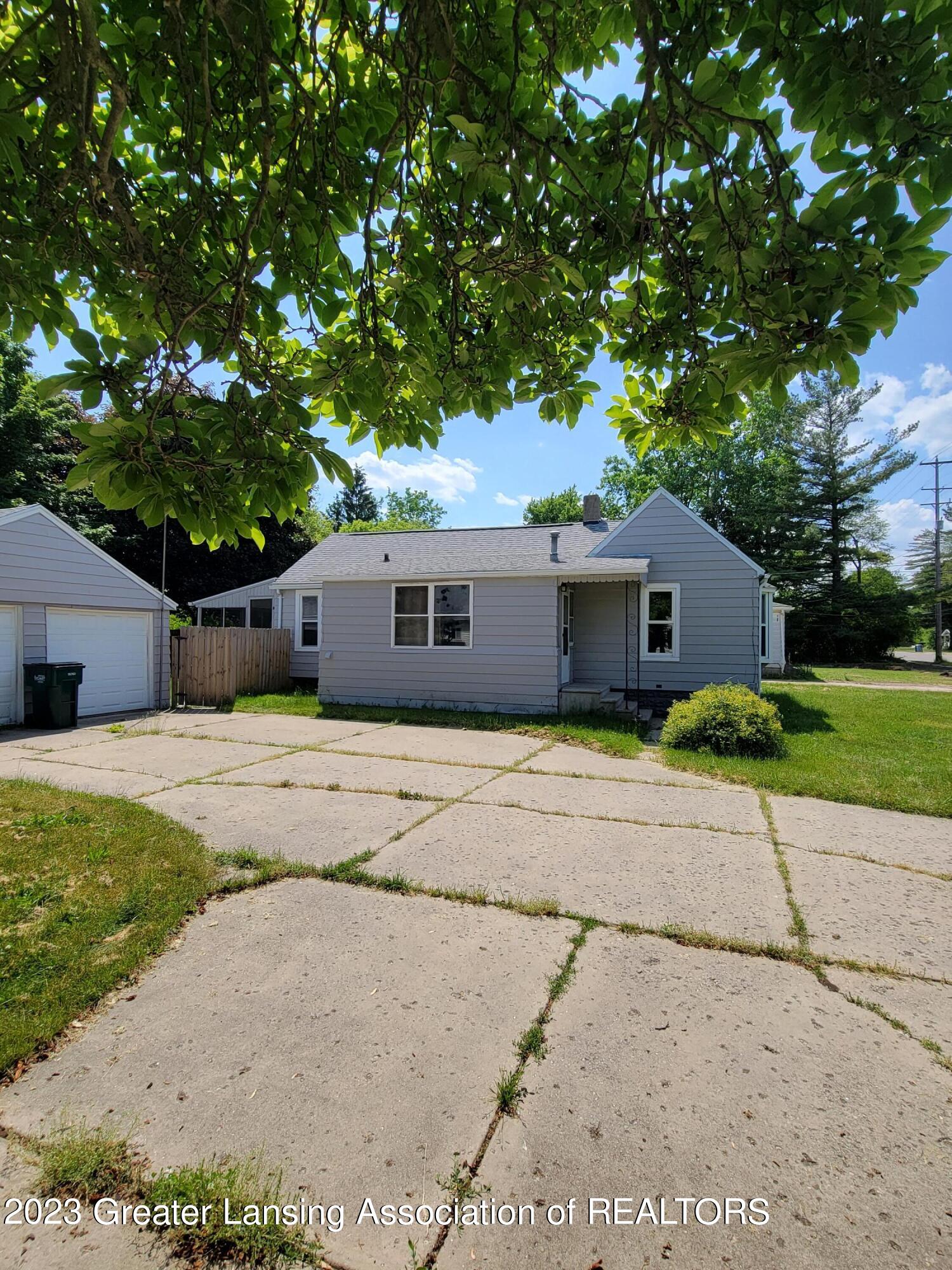 2301 West Jolly Road Lansing, MI 48911 - Photo 4 of 18 20230601_152203