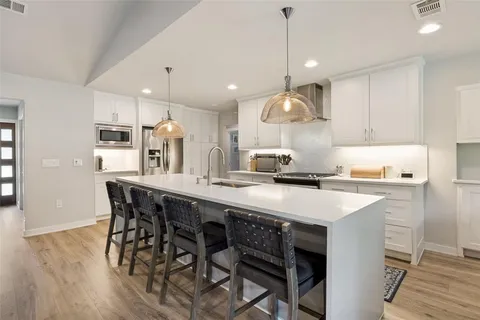 $915,000 | 10118 Timber Trail Drive, Dallas, TX 75229