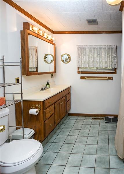 146 Hurst Road Smock, PA 15480 - Photo 11 of 23