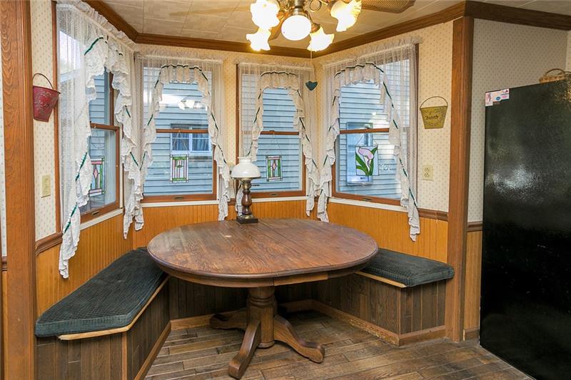 146 Hurst Road Smock, PA 15480 - Photo 9 of 23