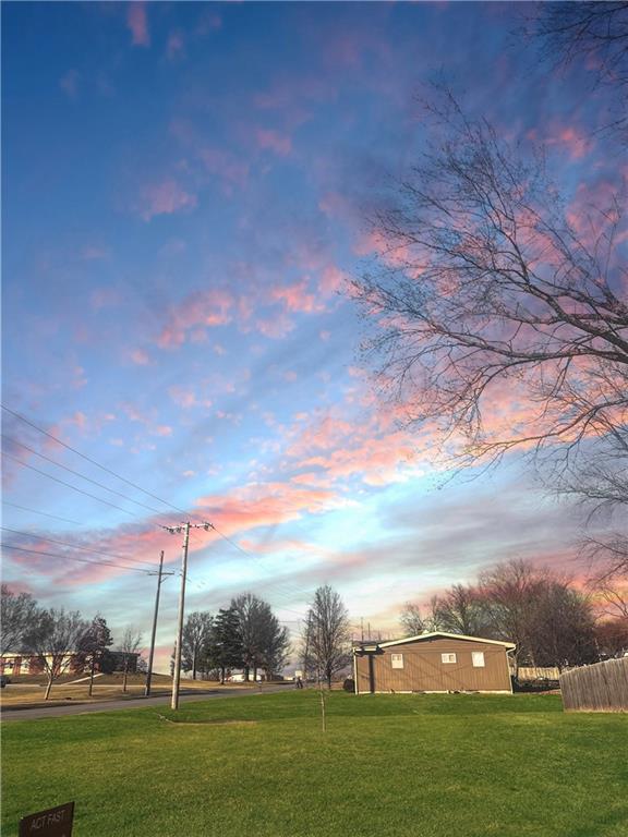East Warren Street Gardner, KS 66030 - Photo 2 of 4