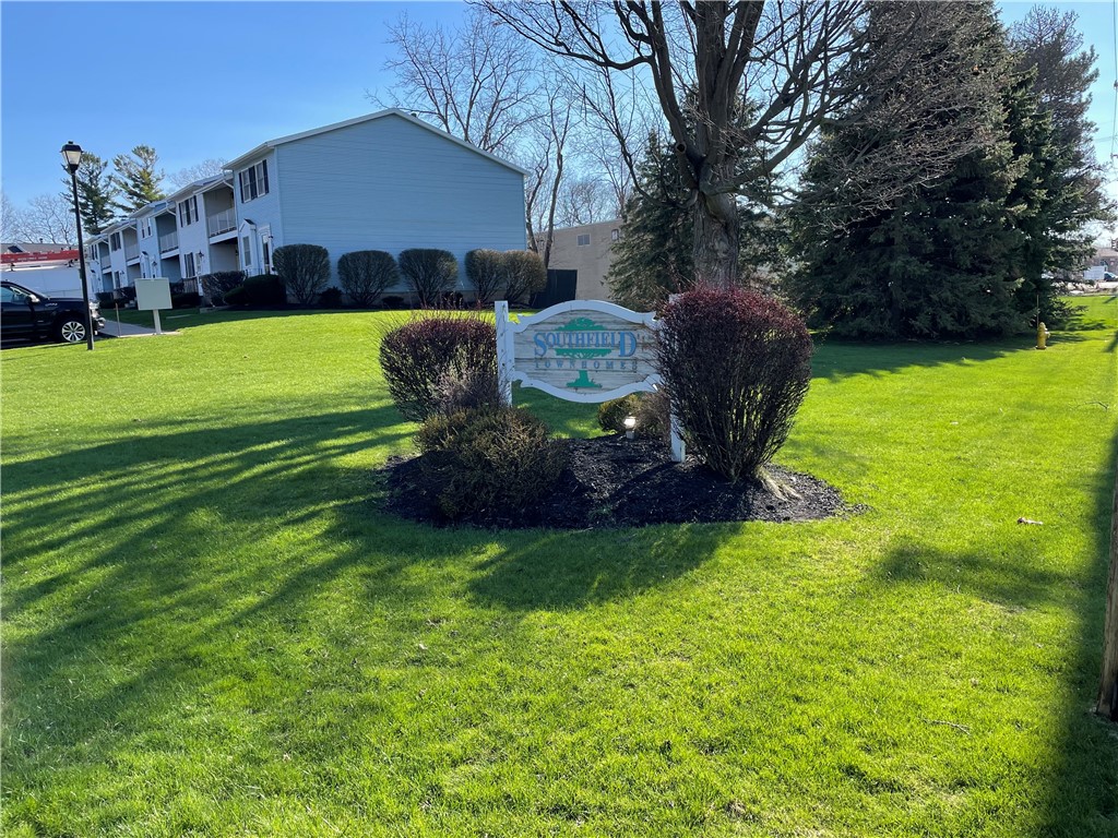 75 Southfield Drive Webster, NY 14580 - Photo 2 of 16
