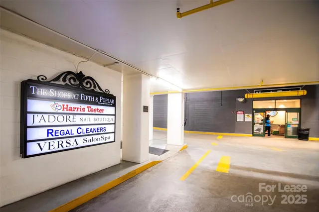 $2,100 | 300 West 5th Street, Unit 622, Charlotte, NC 28202