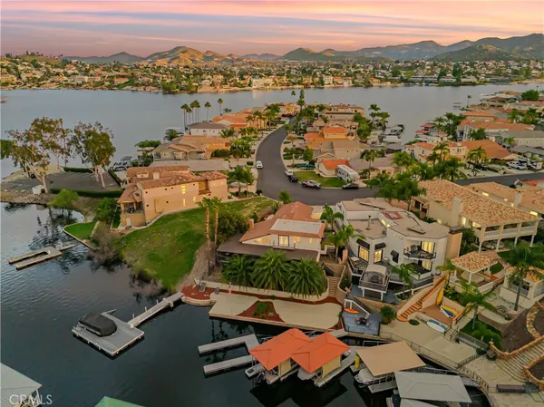 $1,050,000 | 22294 Whirlaway Court, Canyon Lake, CA 92587