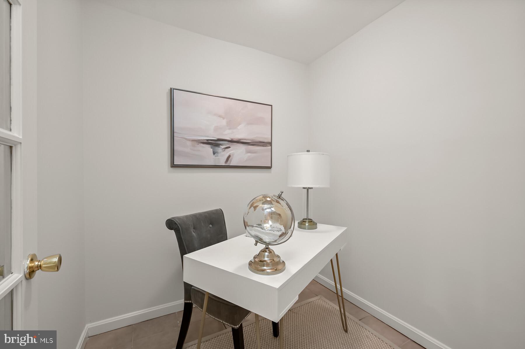 6218 Redwing Road Bethesda, MD 20817 - Photo 24 of 36 Office