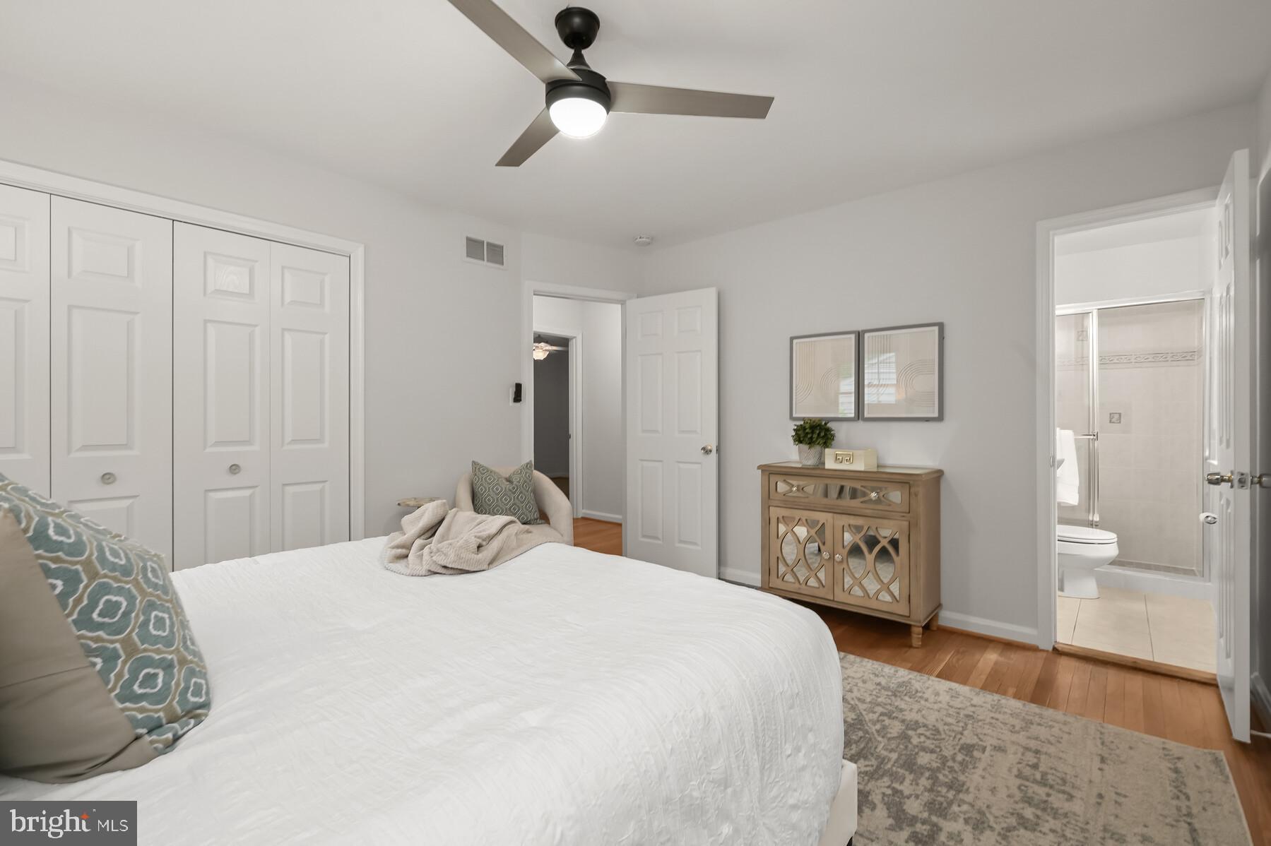 6218 Redwing Road Bethesda, MD 20817 - Photo 26 of 36 Primary Bedroom with en-suite Bath