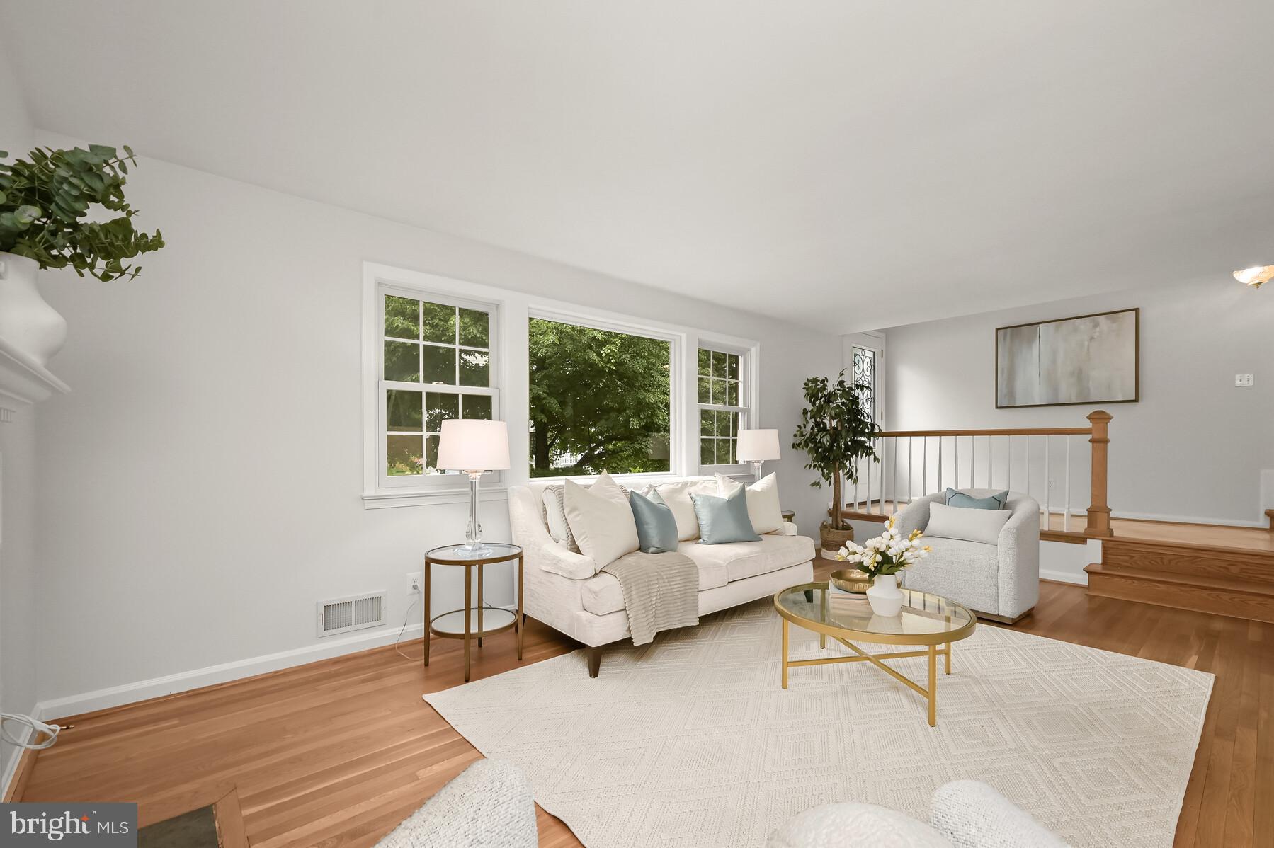 6218 Redwing Road Bethesda, MD 20817 - Photo 8 of 36 Living room