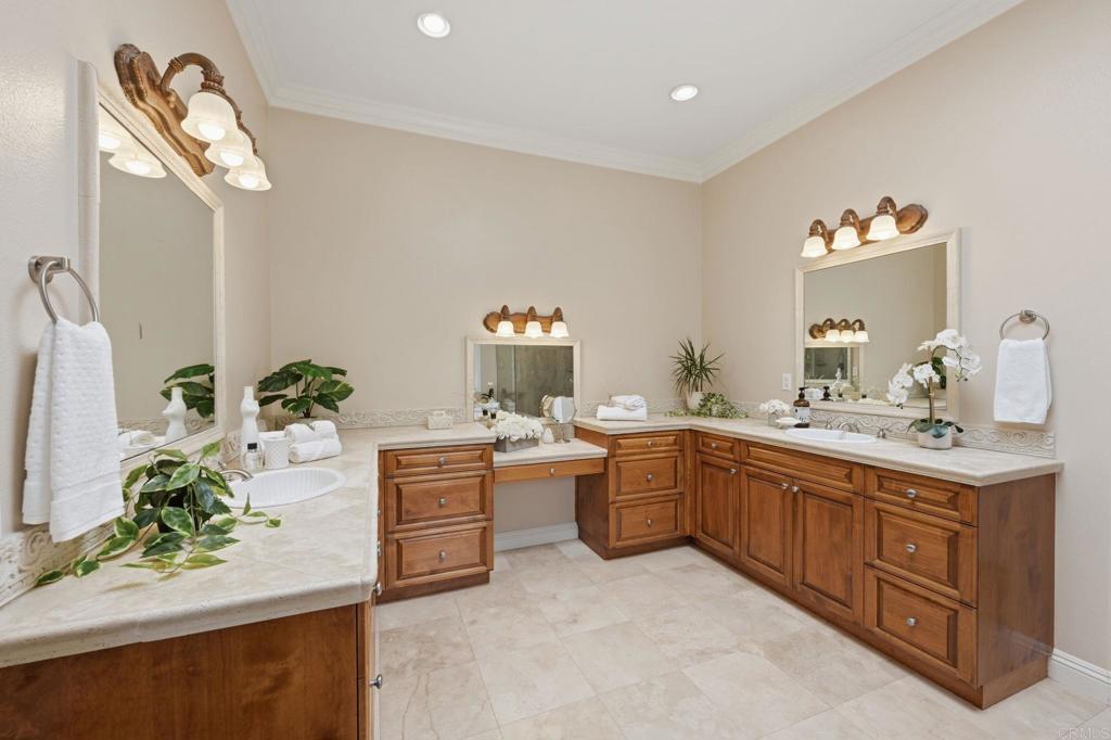 3835 Las Flores Drive Fallbrook, CA 92028 - Photo 25 of 74 PRIMARY BATHROOM