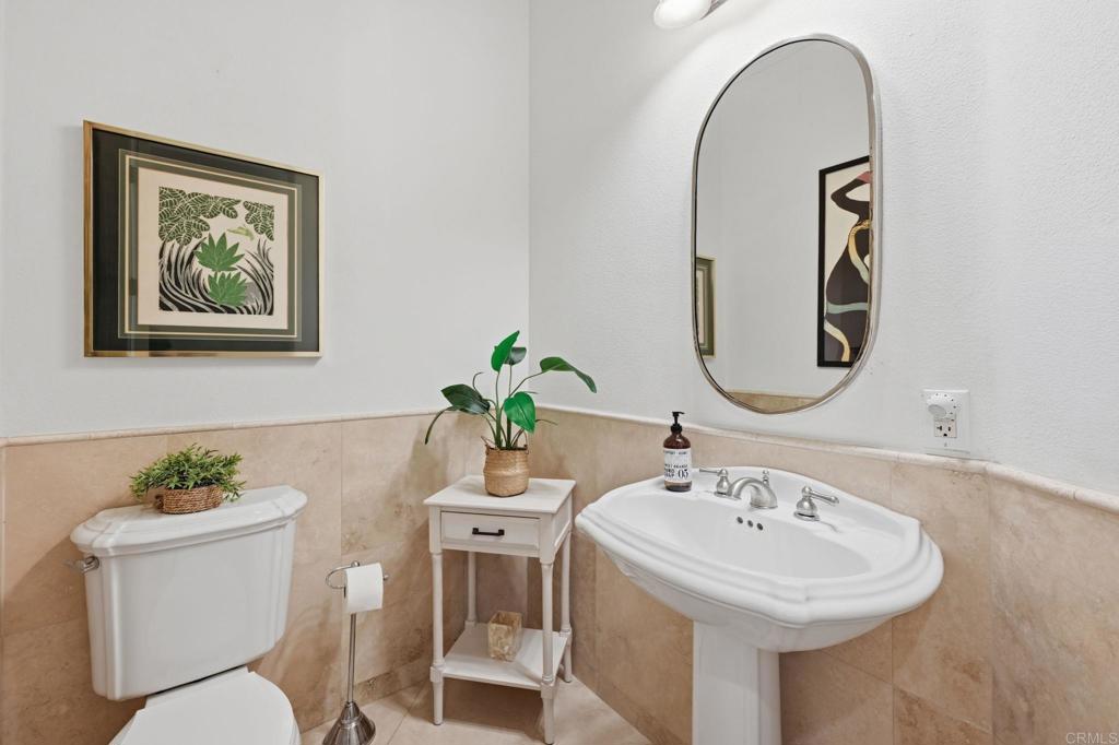 3835 Las Flores Drive Fallbrook, CA 92028 - Photo 29 of 74 BATHROOM