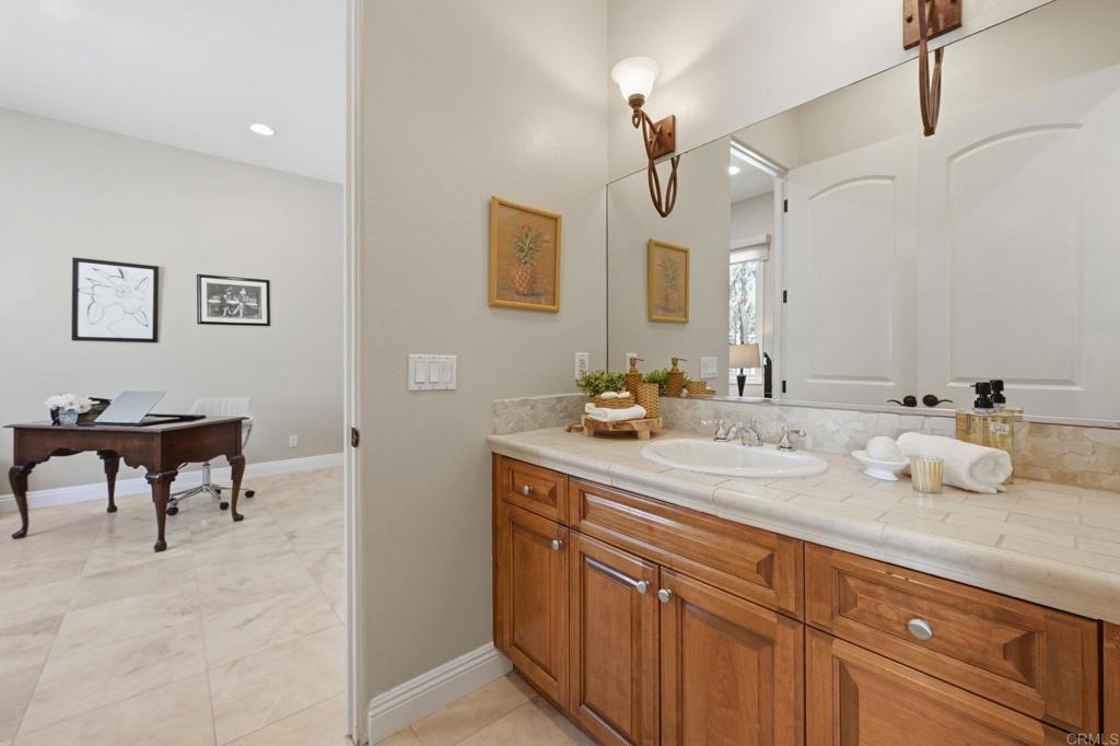 3835 Las Flores Drive Fallbrook, CA 92028 - Photo 38 of 74 BATHROOM