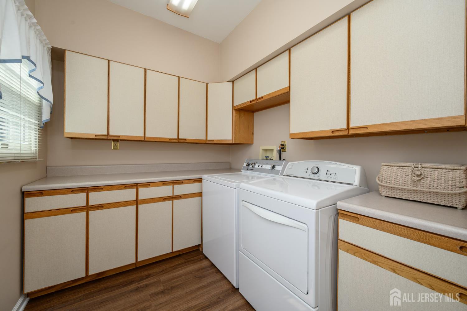 109 Concord Circle Howell, NJ 07731 - Photo 20 of 42