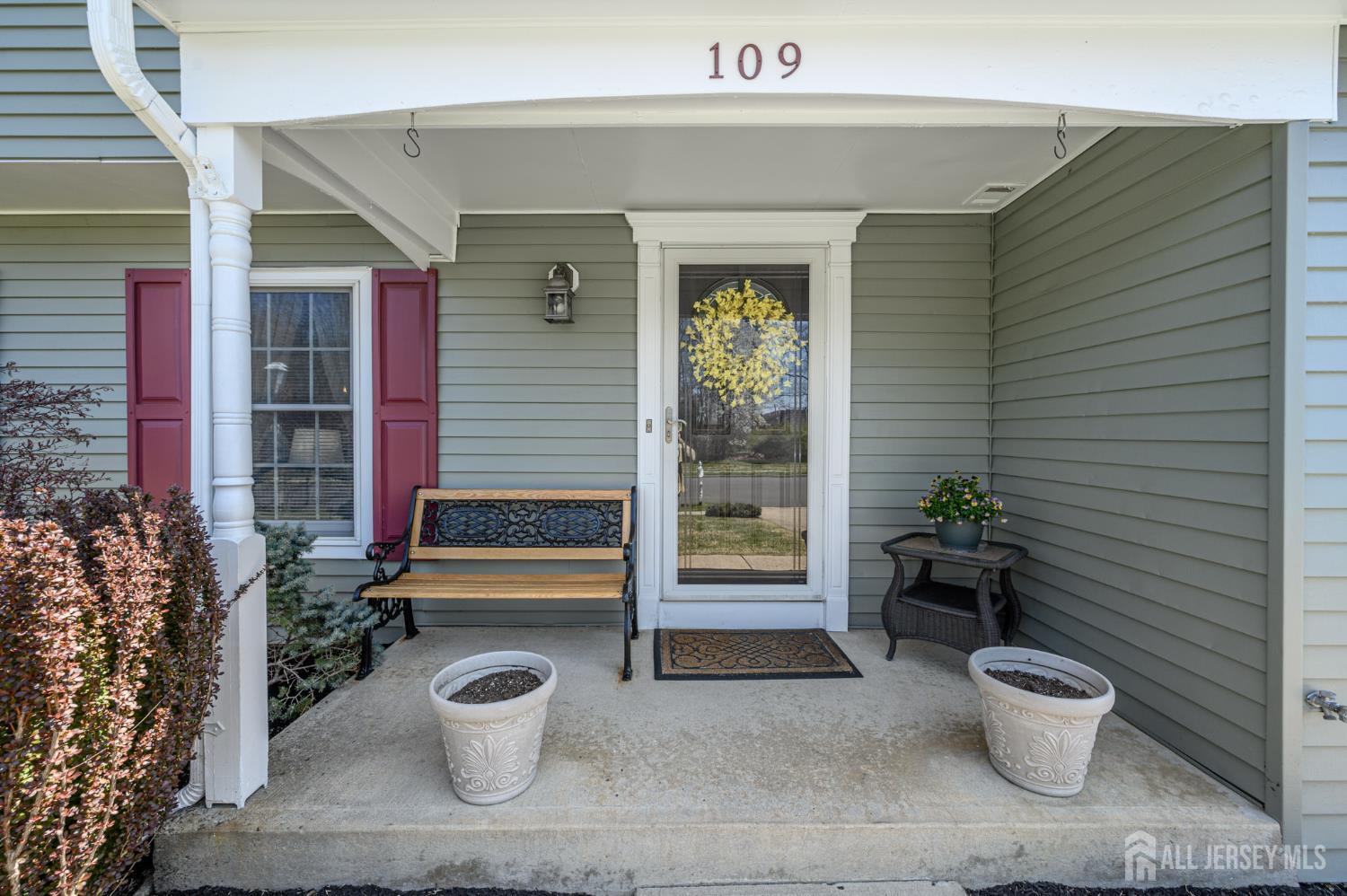 109 Concord Circle Howell, NJ 07731 - Photo 2 of 42