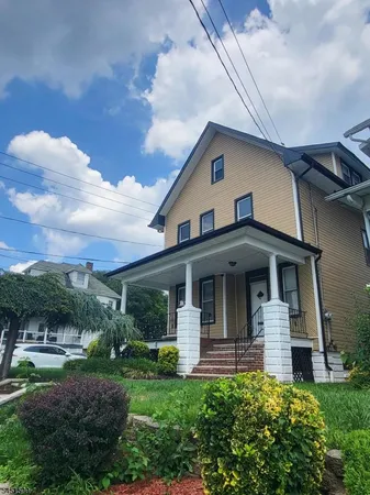 $2,600 | 36 Van Houten Avenue, Unit 2, Passaic, NJ 07055
