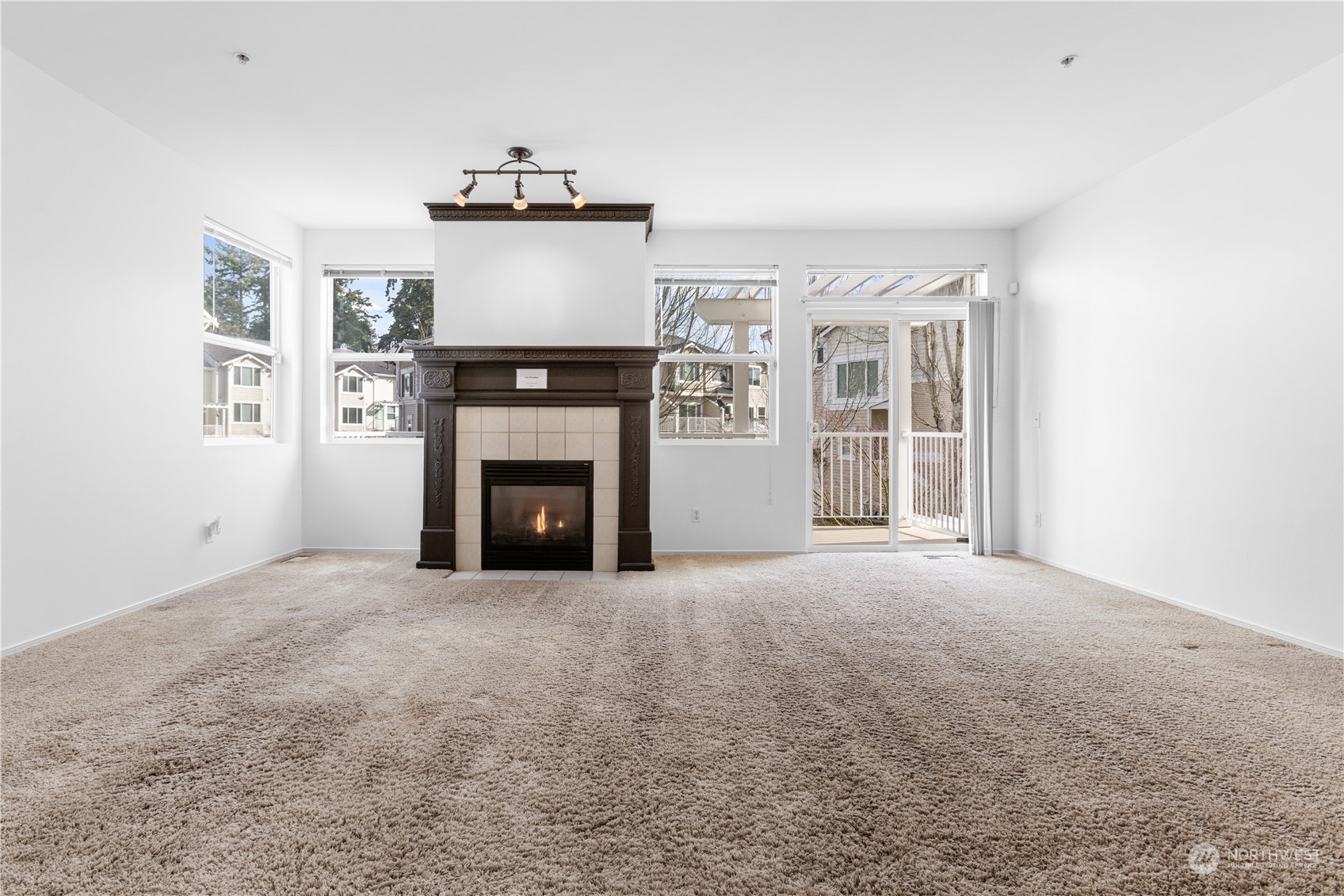 16331 118th Lane Northeast Bothell, WA 98011 - Photo 4 of 35 Gallery Image 4