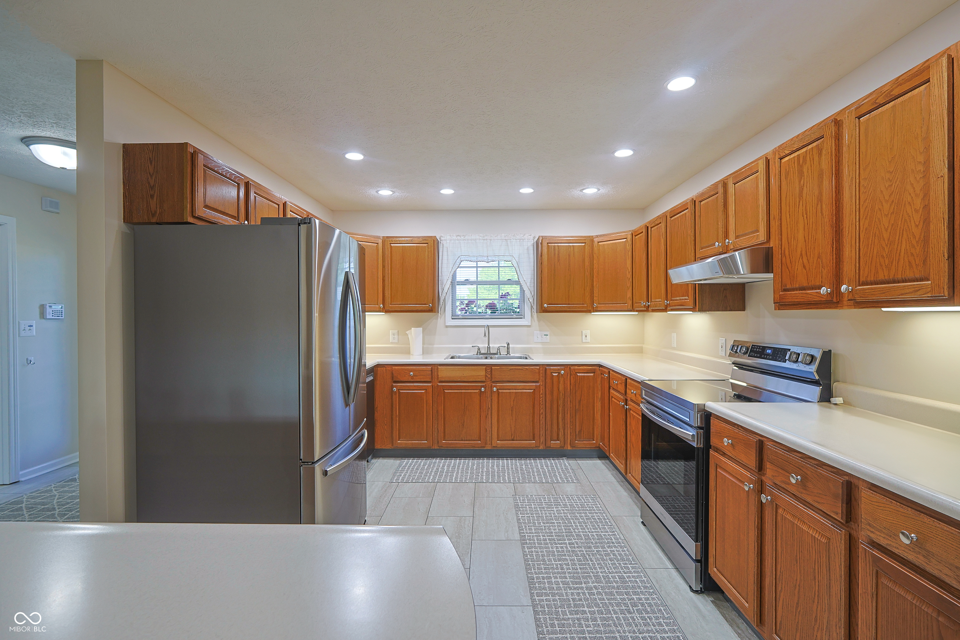 7005 Stratton Court Columbus, IN 47203 - Photo 12 of 36 Gallery Image 12