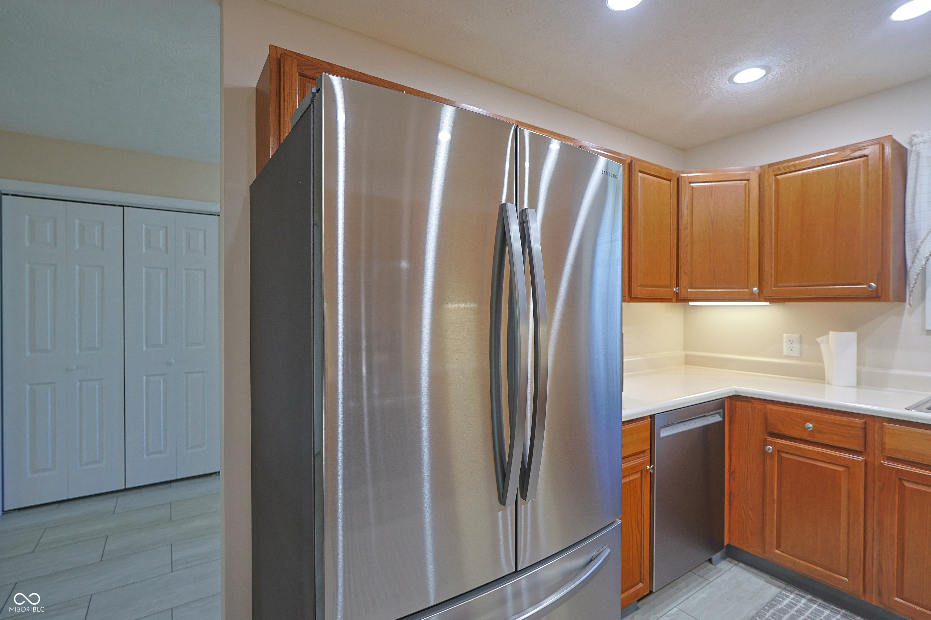 7005 Stratton Court Columbus, IN 47203 - Photo 13 of 36 Gallery Image 13