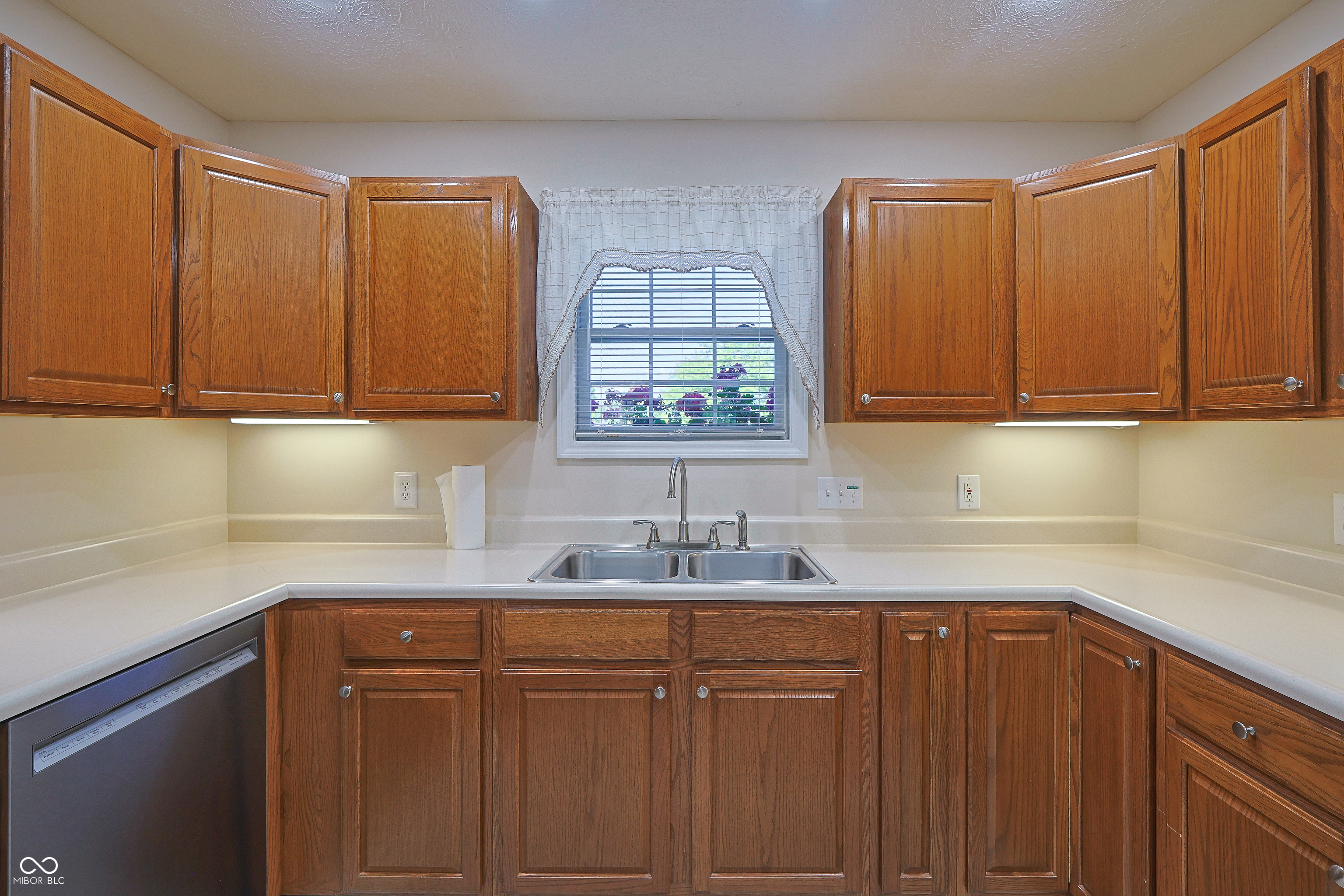 7005 Stratton Court Columbus, IN 47203 - Photo 14 of 36 Gallery Image 14