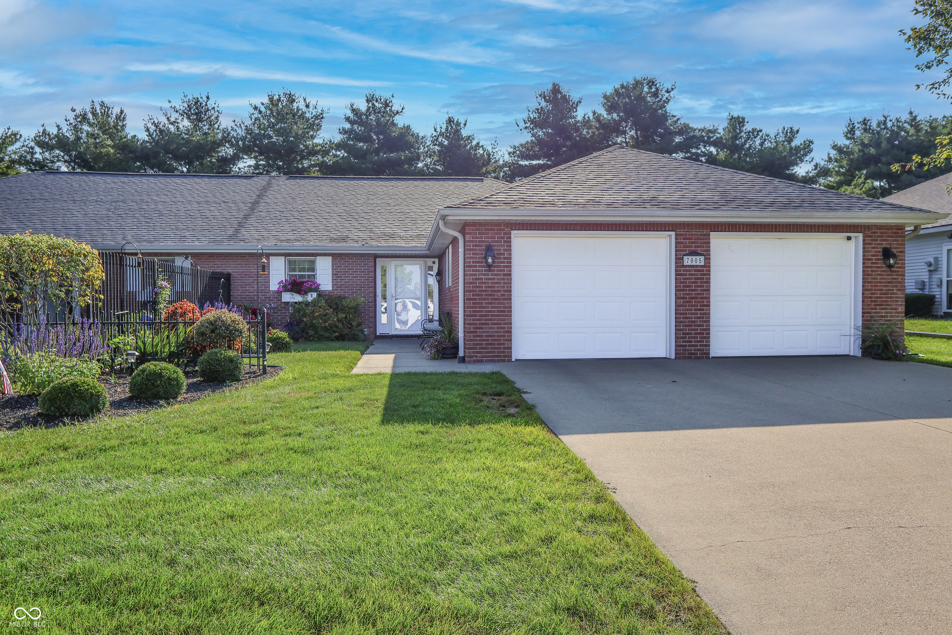 7005 Stratton Court Columbus, IN 47203 - Photo 2 of 36 Gallery Image 2