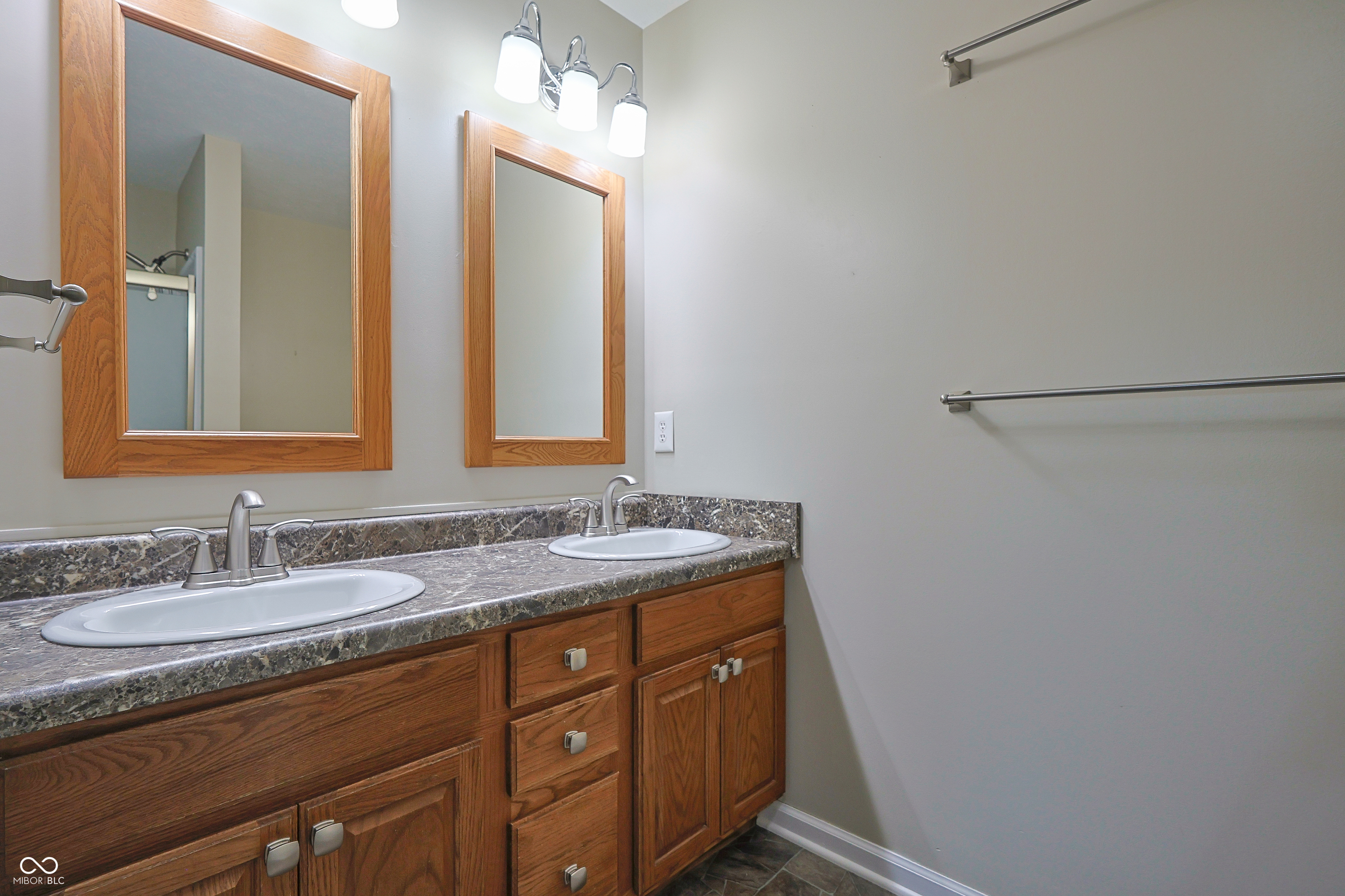 7005 Stratton Court Columbus, IN 47203 - Photo 29 of 36 Gallery Image 29