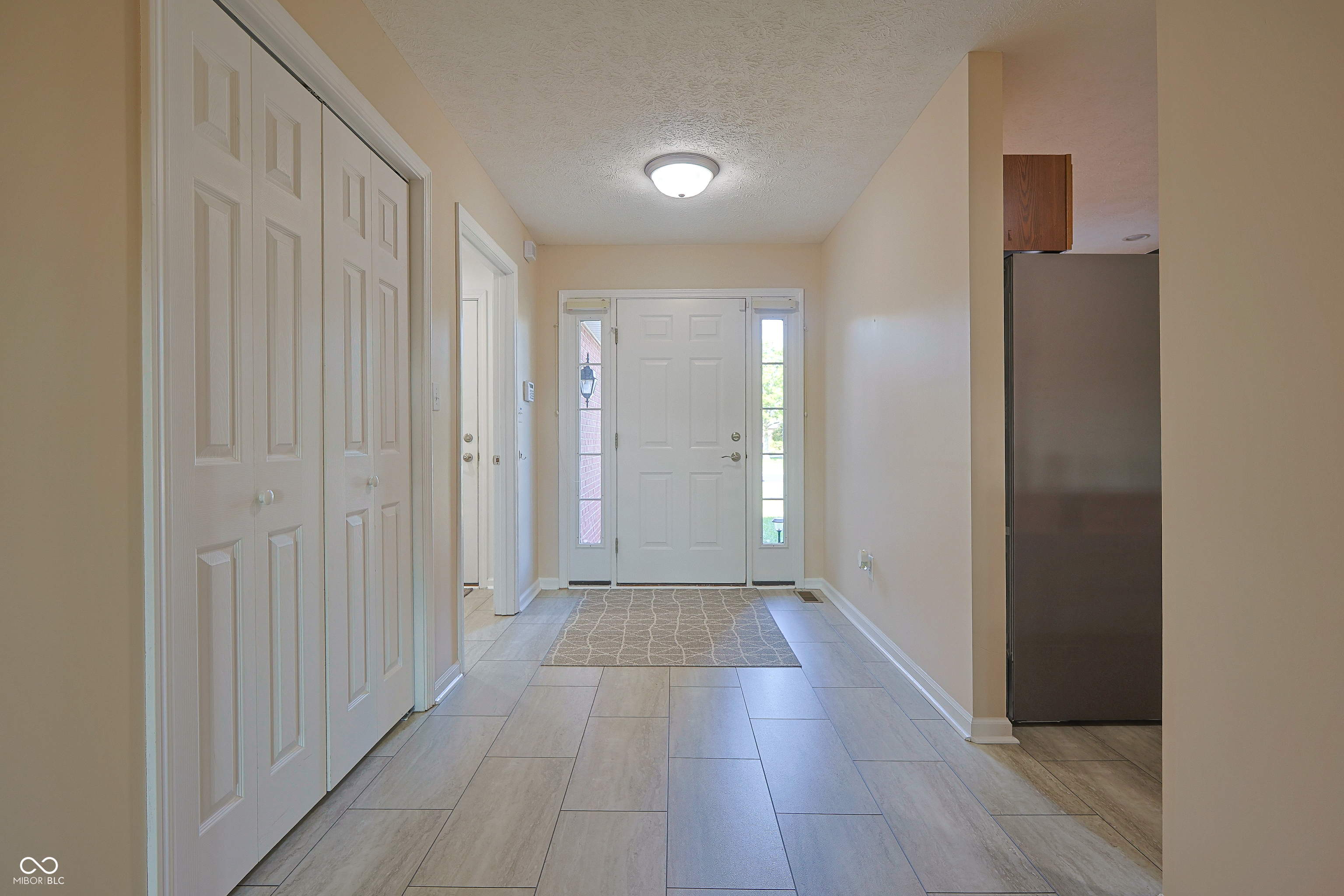 7005 Stratton Court Columbus, IN 47203 - Photo 5 of 36 Gallery Image 5