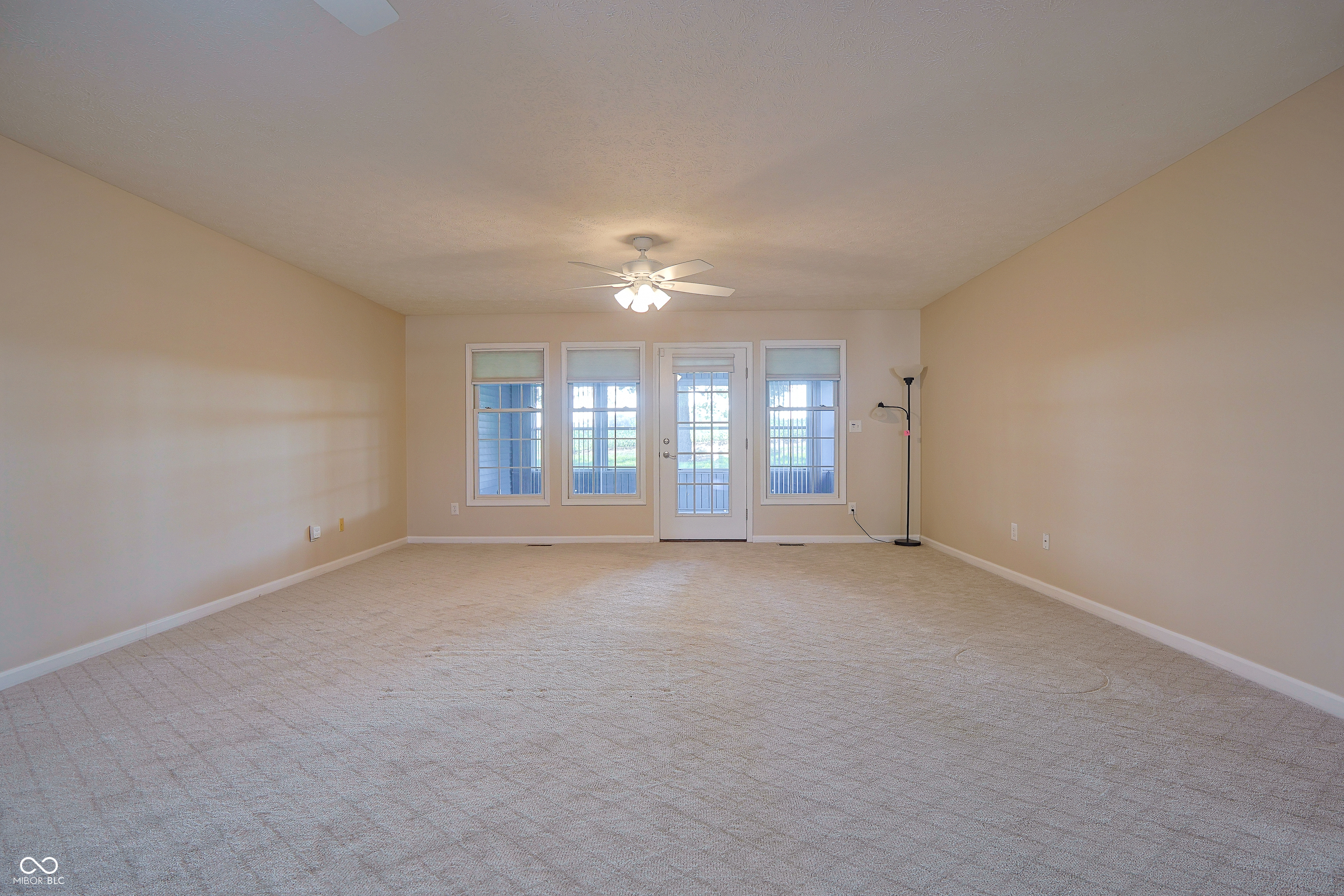 7005 Stratton Court Columbus, IN 47203 - Photo 7 of 36 Gallery Image 7