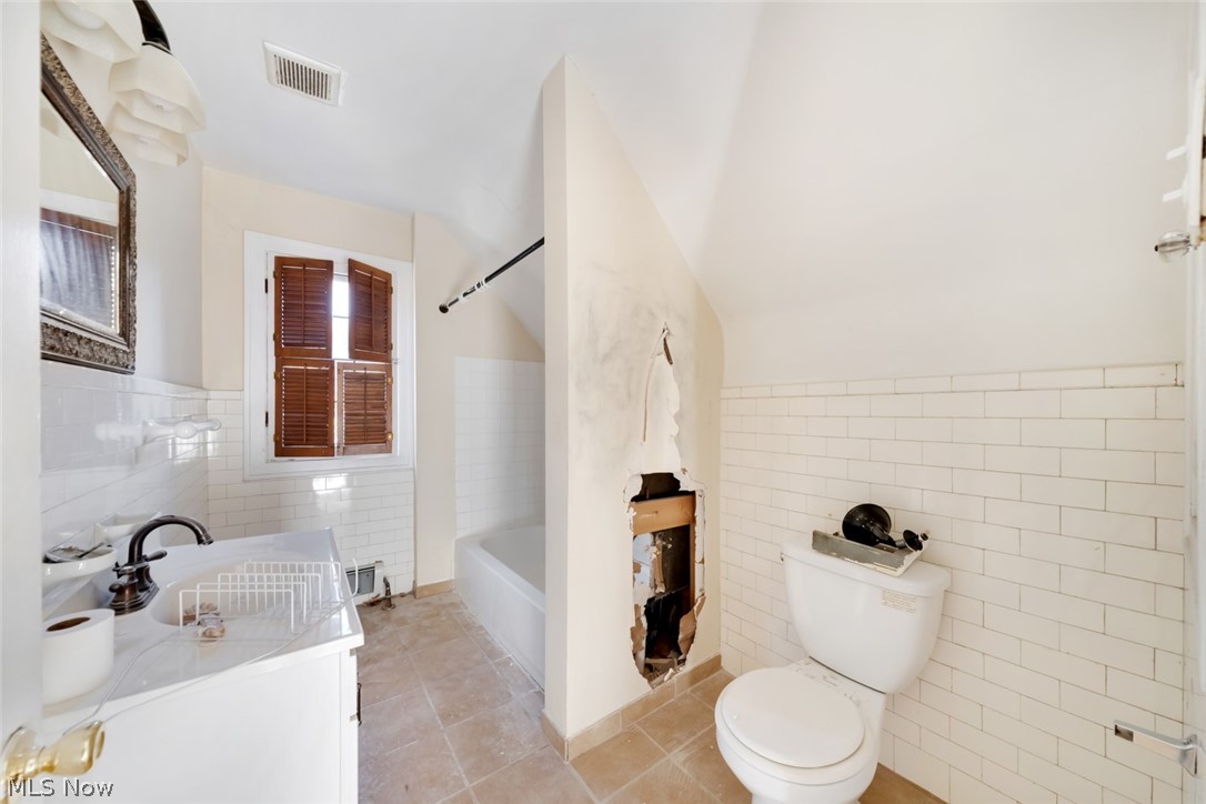 3200 Oak Road Cleveland, OH 44118 - Photo 10 of 15