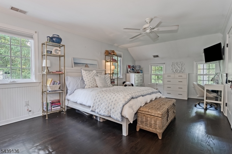 11 Red Oak Row Chester, NJ 07930 - Photo 25 of 50