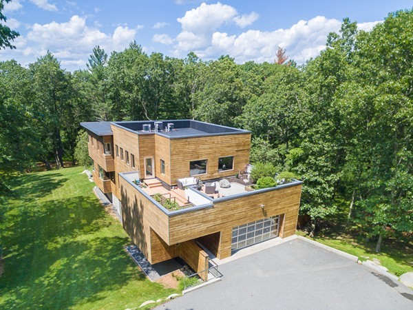 11 Reiling Pond Road Lincoln, MA 01773 - Photo 1 of 30 Gallery Image 1