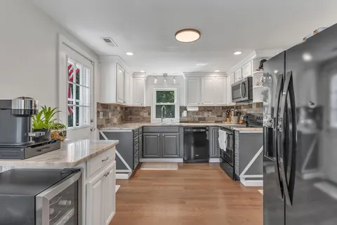 $499,000 | 232 West Street, Attleboro, MA 02703