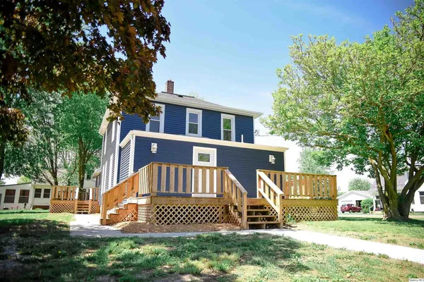 $174,900 | 113 West 4th Street, Golden, IL 62339