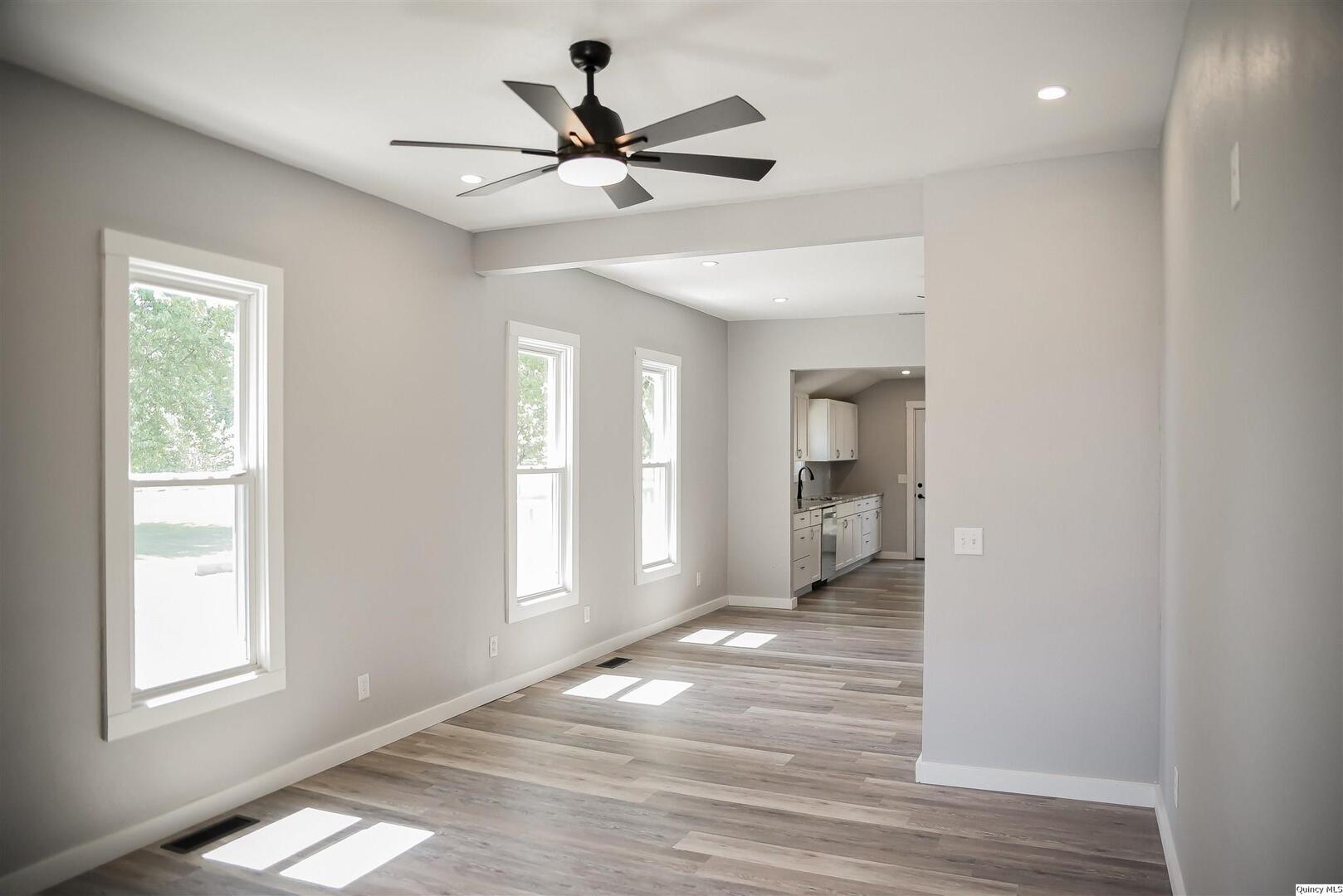 113 West 4th Street Golden, IL 62339 - Photo 5 of 14