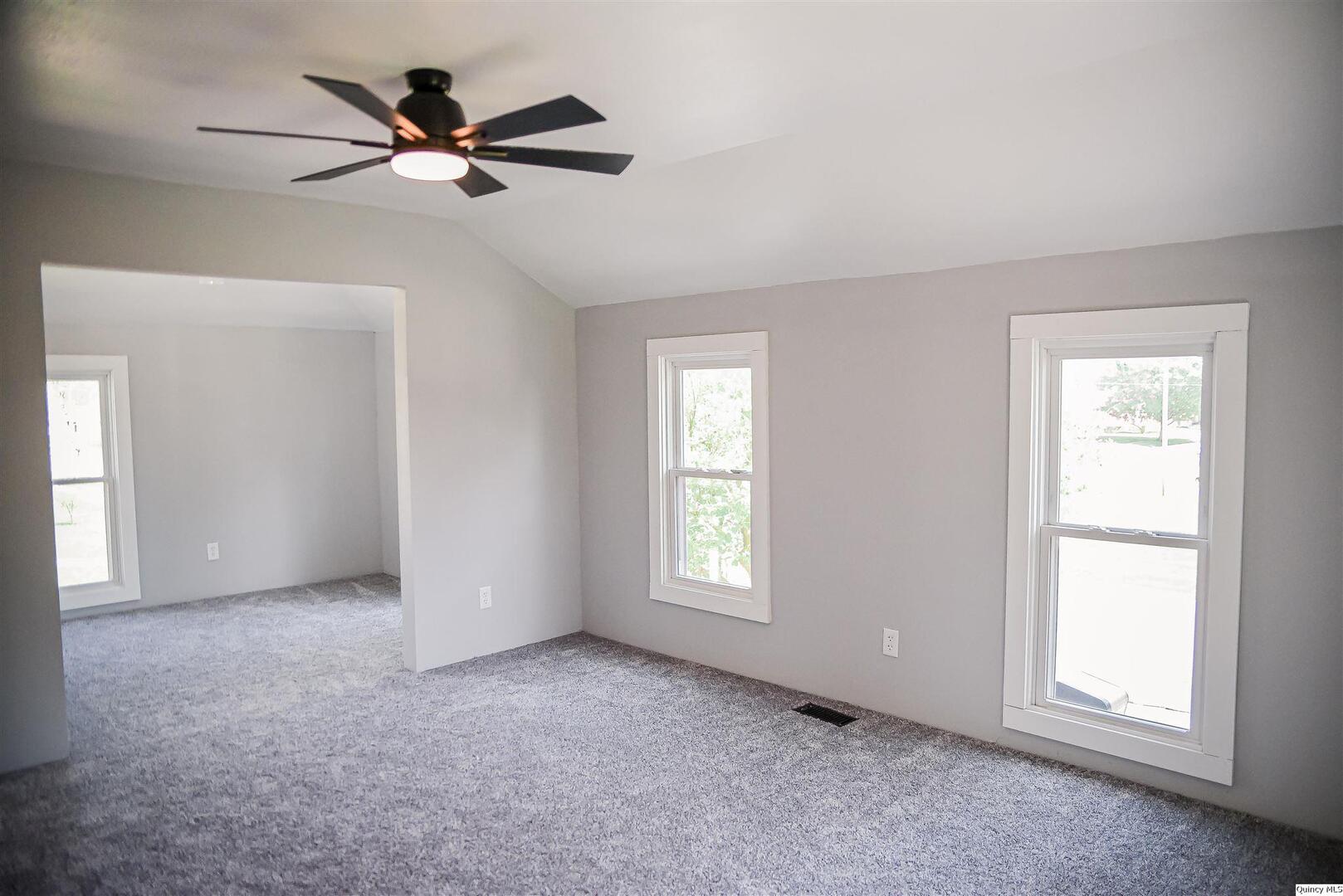 113 West 4th Street Golden, IL 62339 - Photo 6 of 14