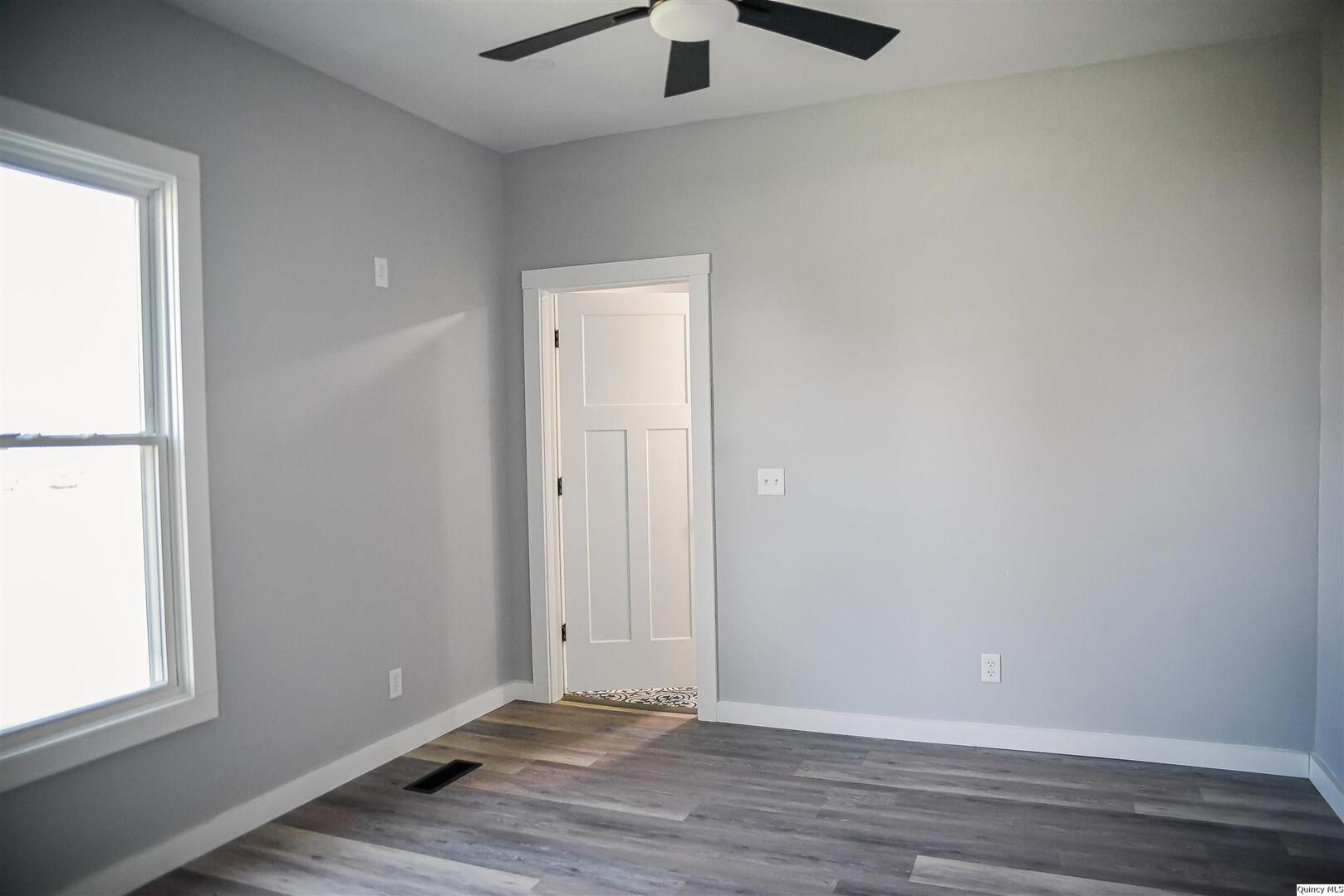 113 West 4th Street Golden, IL 62339 - Photo 9 of 14