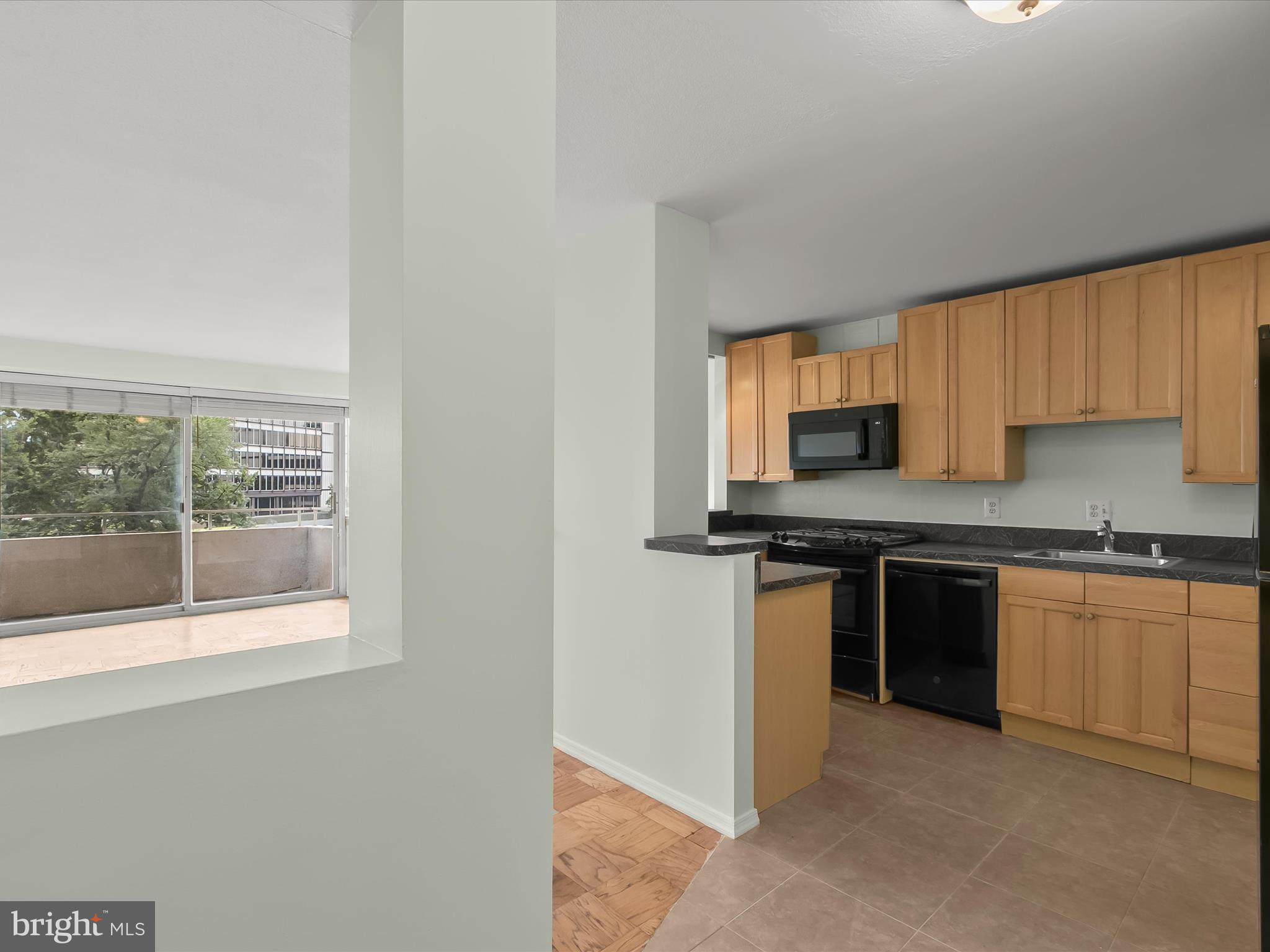 4515 Willard Avenue, Unit 607S Chevy Chase, MD 20815 - Photo 17 of 80 Kitchen