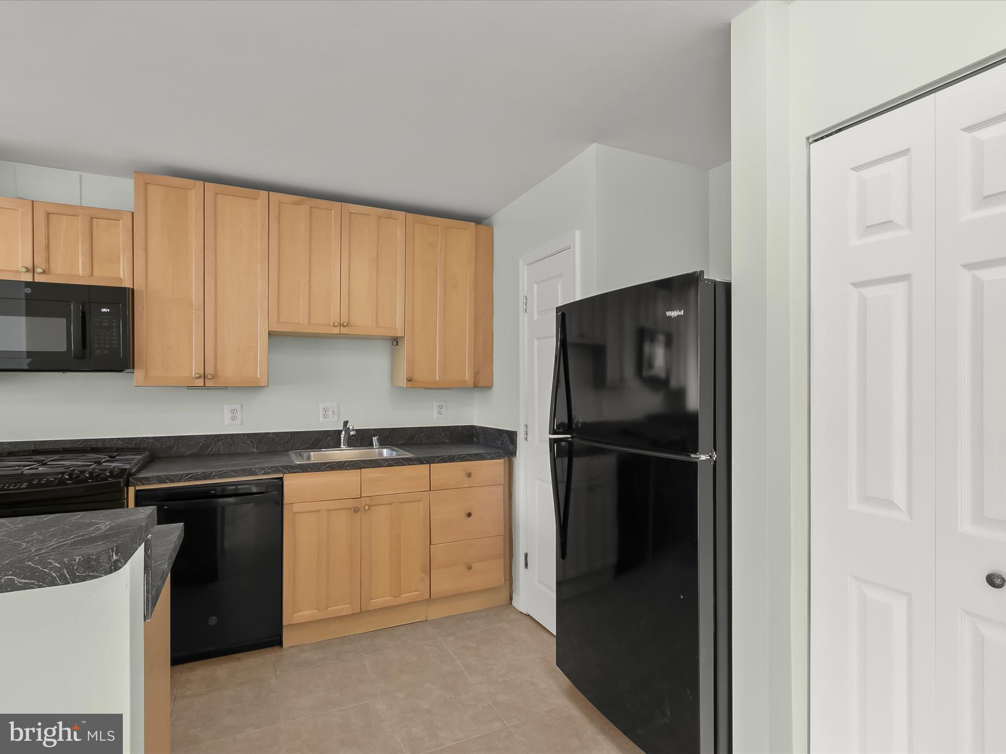 4515 Willard Avenue, Unit 607S Chevy Chase, MD 20815 - Photo 18 of 80 Kitchen