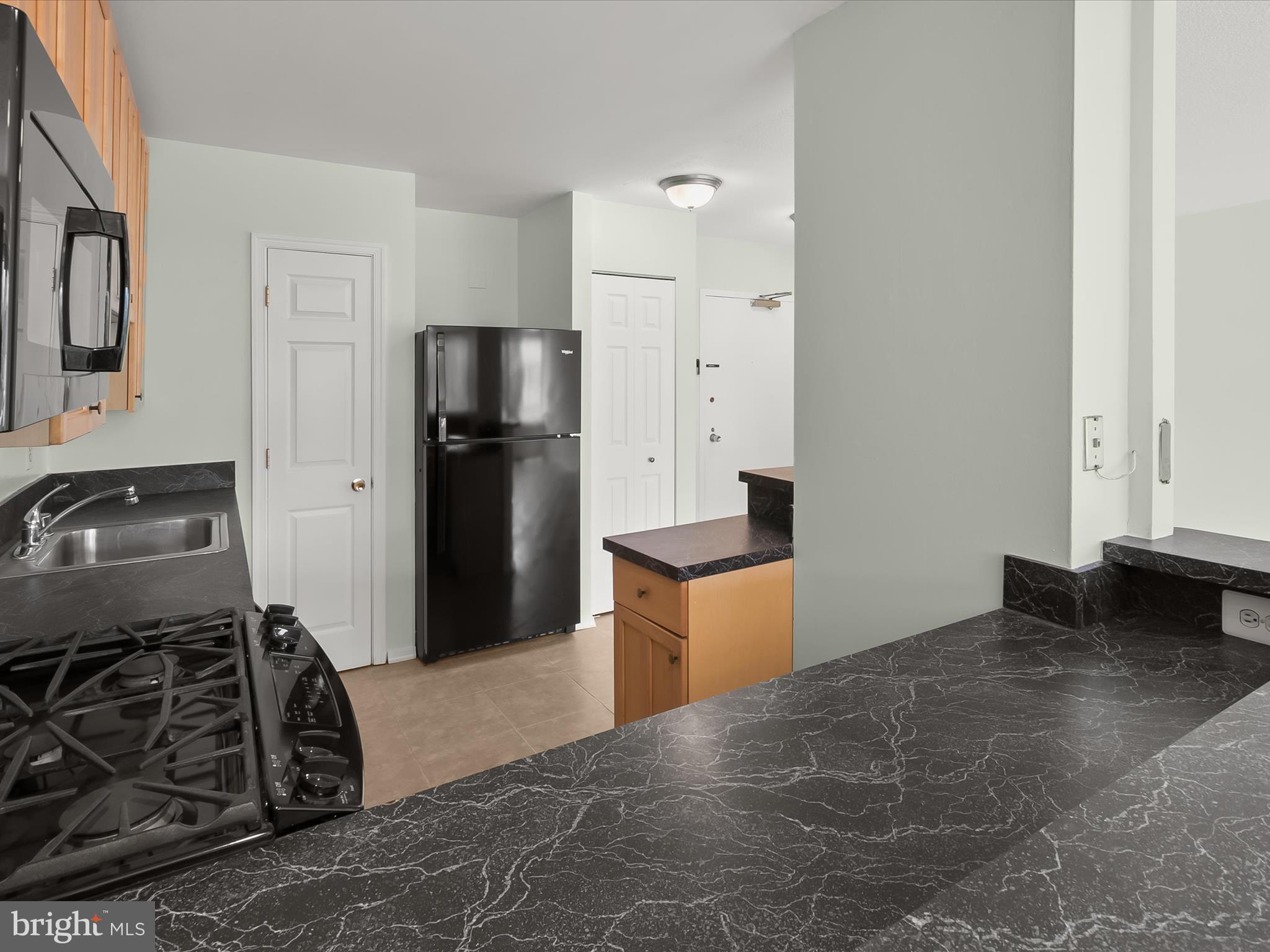 4515 Willard Avenue, Unit 607S Chevy Chase, MD 20815 - Photo 25 of 80 Kitchen