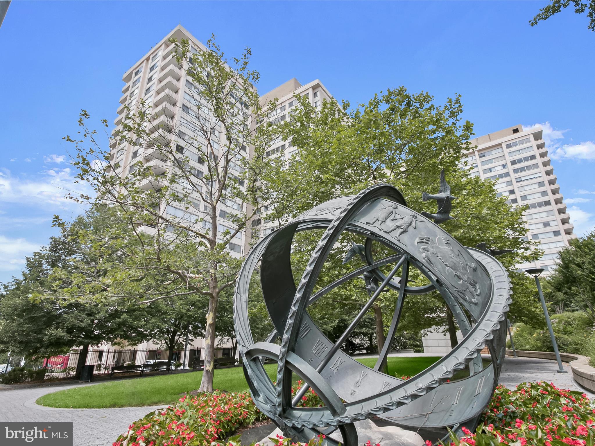4515 Willard Avenue, Unit 607S Chevy Chase, MD 20815 - Photo 3 of 80 Landscaped Grounds