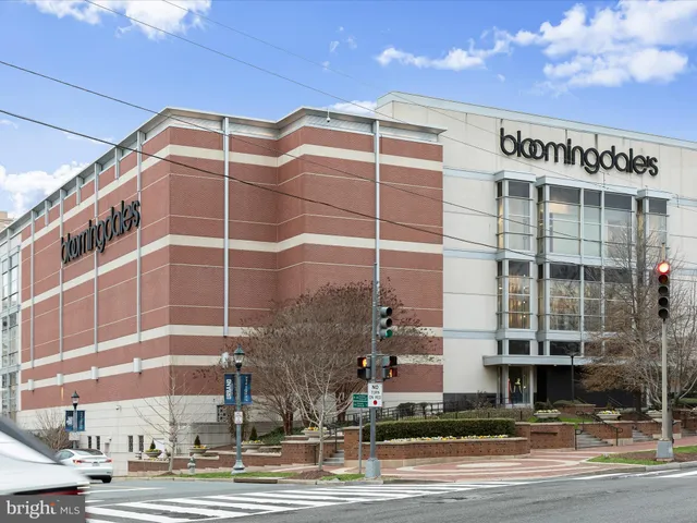 $285,000 | 4515 Willard Avenue, Unit 607S, Chevy Chase, MD 20815