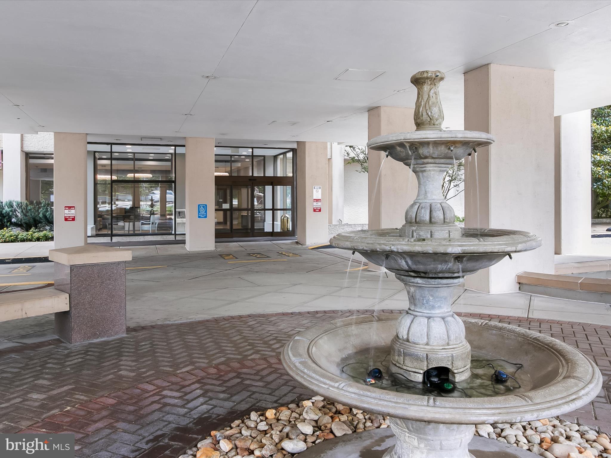 4515 Willard Avenue, Unit 607S Chevy Chase, MD 20815 - Photo 8 of 80 Inviting Entrance