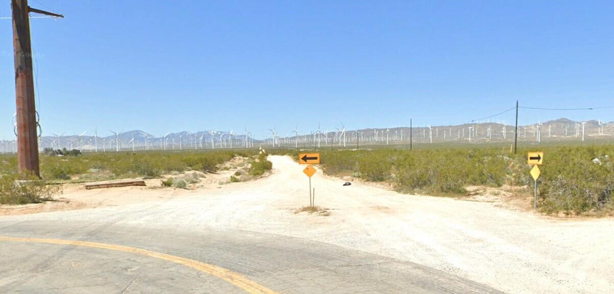 4899 Oak Creek Road Mojave, CA 93501 - Photo 6 of 8 22435106 road to lot