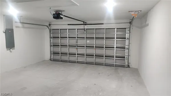 $2,100 | 219 Bell Boulevard, Lehigh Acres, FL 33974