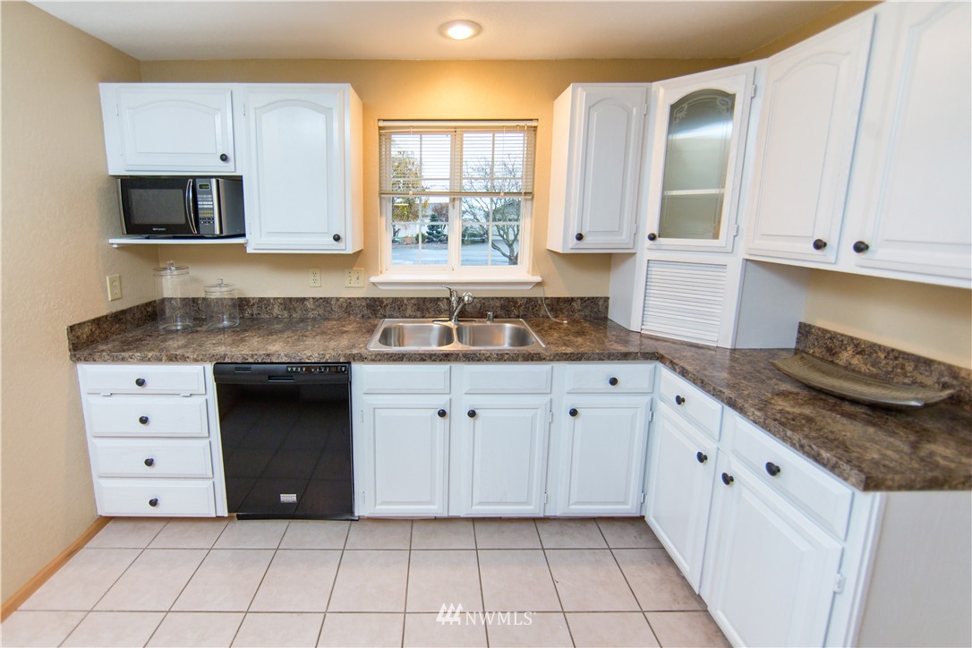 8249 Comox Road Birch Bay, WA 98230 - Photo 6 of 25 Gallery Image 6